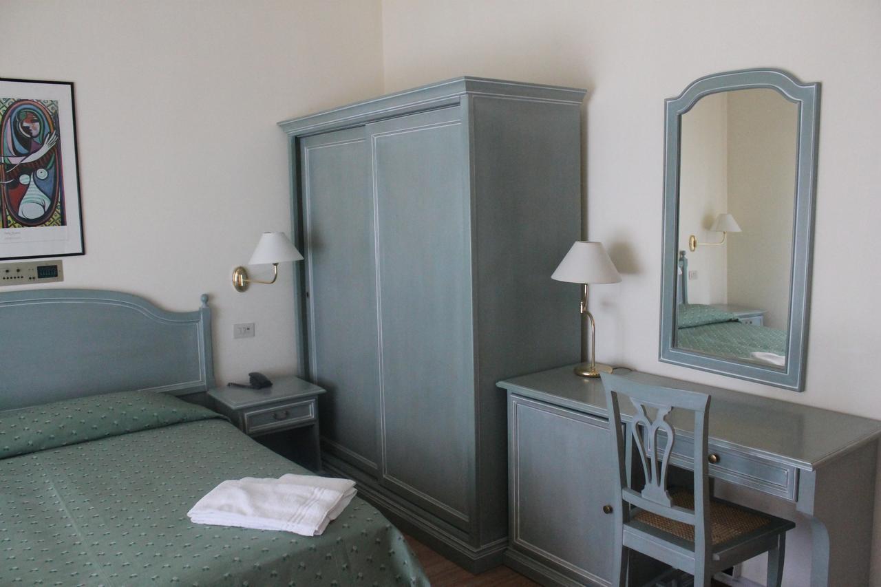 Hotel Silvi Silvi Marina Zimmer foto