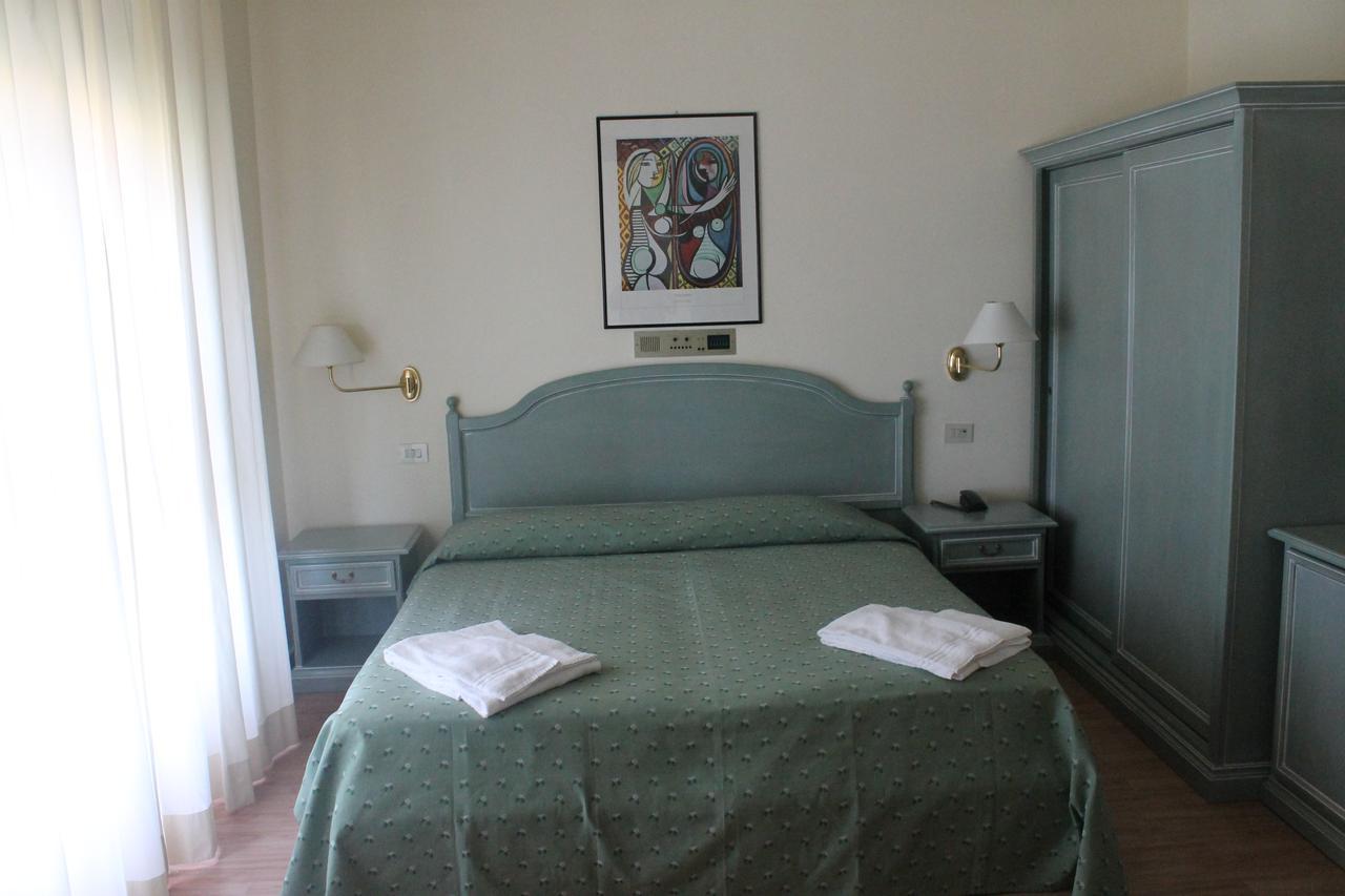 Hotel Silvi Silvi Marina Zimmer foto